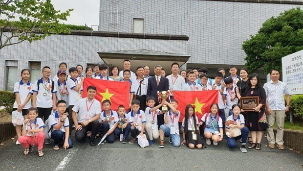 Triunfan estudiantes vietnamitas en Concurso Internacional de Matemática en Japón ảnh 1 Triunfan estudiantes vietnamitas en Concurso Internacional de Matemática en Japón ảnh 1