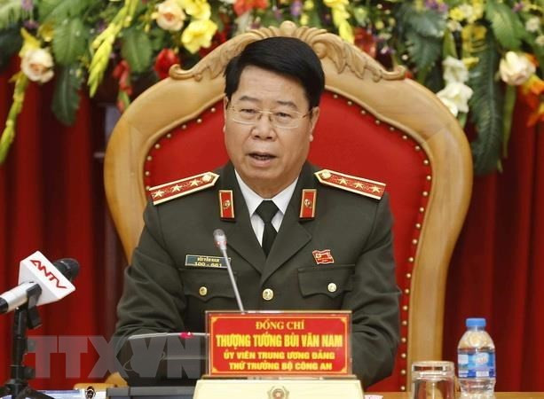 Primer ministro de Laos elogia cooperación en el sector policíaco con Vietnam ảnh 1