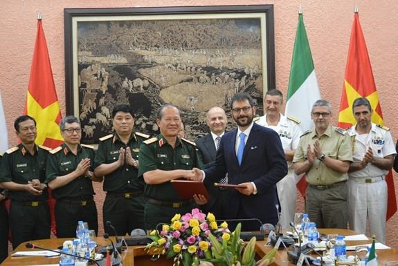 Proyectan Vietnam e Italia fortalecer nexos en defensa ảnh 1 Proyectan Vietnam e Italia fortalecer nexos en defensa ảnh 1
