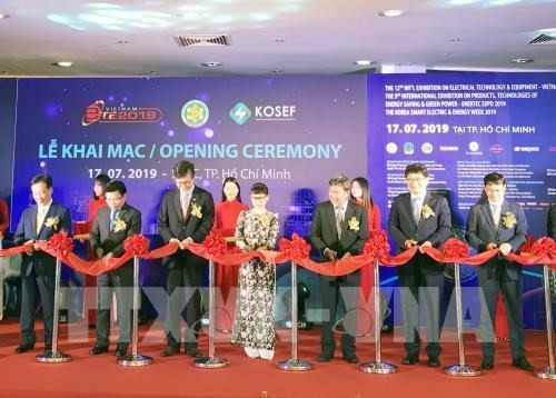 Efectúan en Vietnam Exposiciones sobre Tecnología Eléctrica y Energía ảnh 1 Efectúan en Vietnam Exposiciones sobre Tecnología Eléctrica y Energía ảnh 1