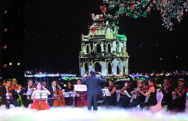 Celebran en Vietnam con espectáculo musical aniversario de Hanoi como Ciudad por la Paz ảnh 1 Celebran en Vietnam con espectáculo musical aniversario de Hanoi como Ciudad por la Paz ảnh 1