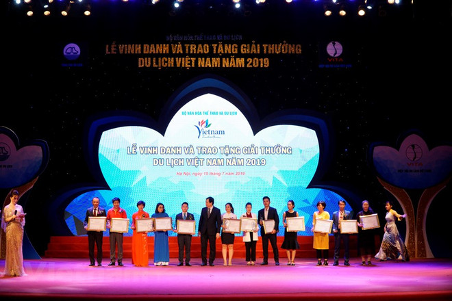 Premian en Vietnam a las mejores empresas turísticas ảnh 1 Premian en Vietnam a las mejores empresas turísticas ảnh 1