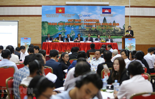 Efectúan Foro de Comercio e Inversión Vietnam-Camboya 2019 ảnh 1 Efectúan Foro de Comercio e Inversión Vietnam-Camboya 2019 ảnh 1