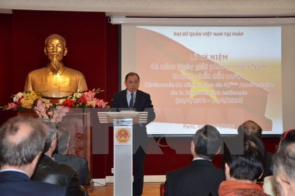 Conmemoran en Francia aniversario 41 de la reunificación de Vietnam ảnh 1