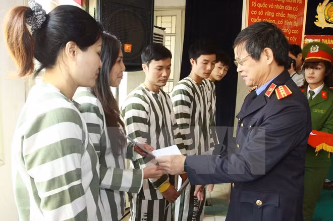 Hanoi concede amnistía a decenas de presos ảnh 1