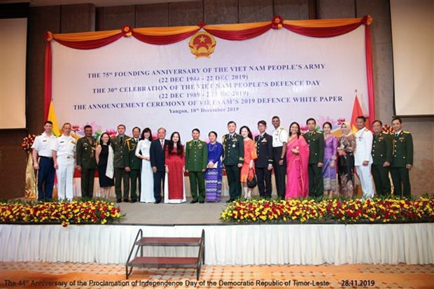 Celebran en Myanmar, Sudáfrica y República Checa la fundación del Ejército Popular de Vietnam ảnh 1