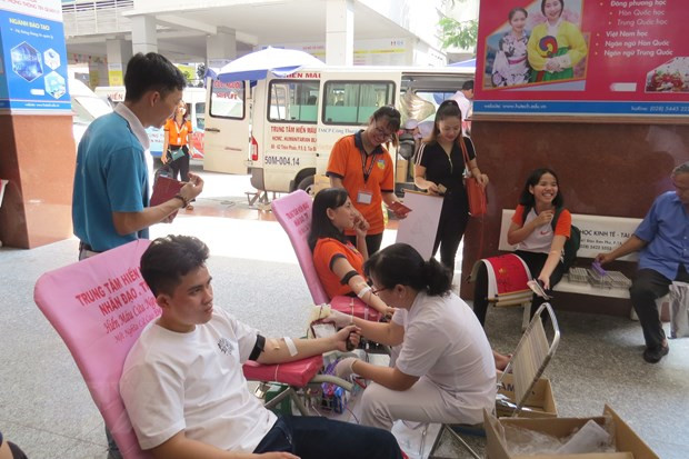 Movilizan 56 mil bolsas de sangre para proporcionar en Año Nuevo Lunar ảnh 1 Movilizan 56 mil bolsas de sangre para proporcionar en Año Nuevo Lunar ảnh 1