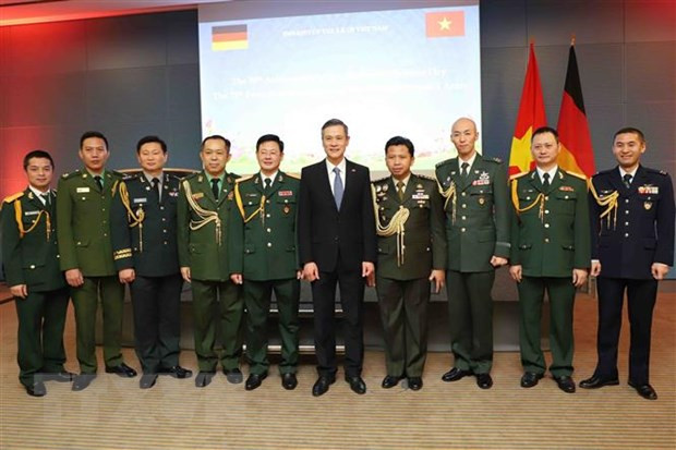 Conmemoran en Alemania y Malasia aniversario de fundación del Ejército Popular de Vietnam ảnh 1