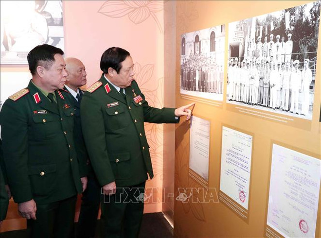 Celebran en provincia de Bac Ninh exposición sobre ejército popular de Vietnam ảnh 1 Celebran en provincia de Bac Ninh exposición sobre ejército popular de Vietnam ảnh 1