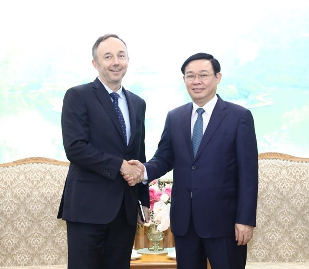  Gobierno vietnamita promete facilitar operación a largo plazo de Nike en el país ảnh 1