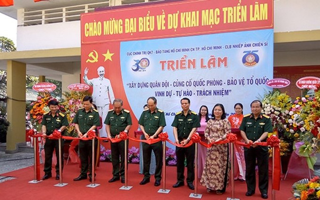 Abren en Ciudad Ho Chi Minh exposición sobre construcción militar y defensa nacional ảnh 1 Abren en Ciudad Ho Chi Minh exposición sobre construcción militar y defensa nacional ảnh 1