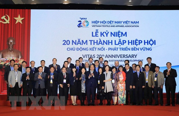 Insta premier de Vietnam a elevar exportaciones de confecciones textiles a 110 mil millones de dólares ảnh 1 Insta premier de Vietnam a elevar exportaciones de confecciones textiles a 110 mil millones de dólares ảnh 1