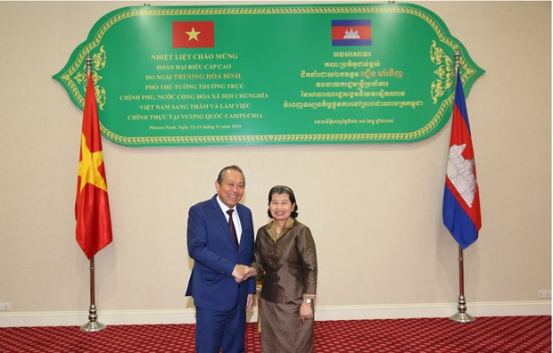 Vietnam y Camboya fijan meta de elevar comercio bilateral a cinco mil millones de dólares en 2020 ảnh 1
