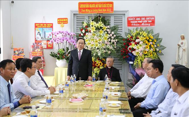 Felicita Frente de Patria de Vietnam a comunidad católica por Navidad ảnh 1 Felicita Frente de Patria de Vietnam a comunidad católica por Navidad ảnh 1