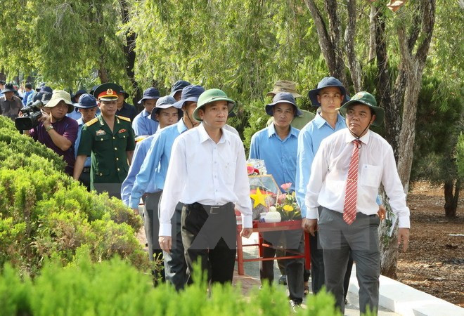 Entierran restos de combatientes vietnamitas caídos en Cambodia ảnh 1