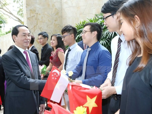 Presidente de Vietnam culmina primer día de actividades en visita estatal a Singapur ảnh 1 Presidente de Vietnam culmina primer día de actividades en visita estatal a Singapur ảnh 1