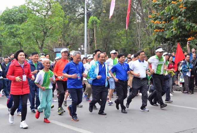 Celebran en Vietnam Día del Maratón Olímpico por la Salud Pública 2019 ảnh 1 Celebran en Vietnam Día del Maratón Olímpico por la Salud Pública 2019 ảnh 1