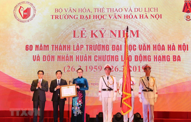 Preside vicepremier vietnamita acto por aniversario 60 de fundación de la Universidad de Cultura de Hanoi ảnh 1 Preside vicepremier vietnamita acto por aniversario 60 de fundación de la Universidad de Cultura de Hanoi ảnh 1