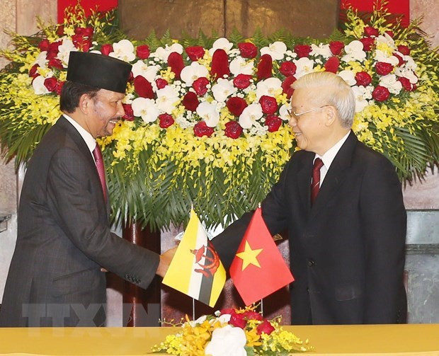 Concluye Sultán de Brunei visita estatal a Vietnam ảnh 1 Concluye Sultán de Brunei visita estatal a Vietnam ảnh 1