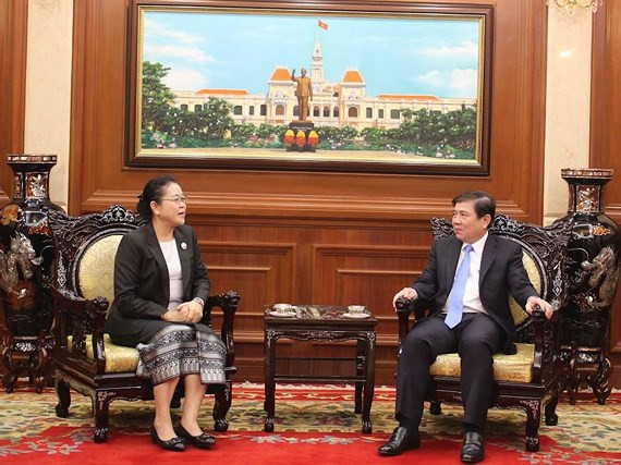 Nueva cónsul laosiana se compromete a impulsar nexos entre su país y Vietnam ảnh 1 Nueva cónsul laosiana se compromete a impulsar nexos entre su país y Vietnam ảnh 1