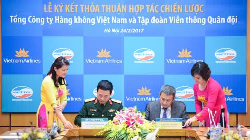 Viettel y Vietnam Airlines firman acuerdo de cooperación estratégica ảnh 1