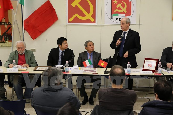 Imparten seminario en Italia sobre revolución vietnamita ảnh 1 Imparten seminario en Italia sobre revolución vietnamita ảnh 1