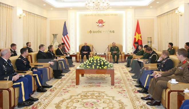 Alto oficial militar de Vietnam recibe a delegación del ejército estadounidense ảnh 1