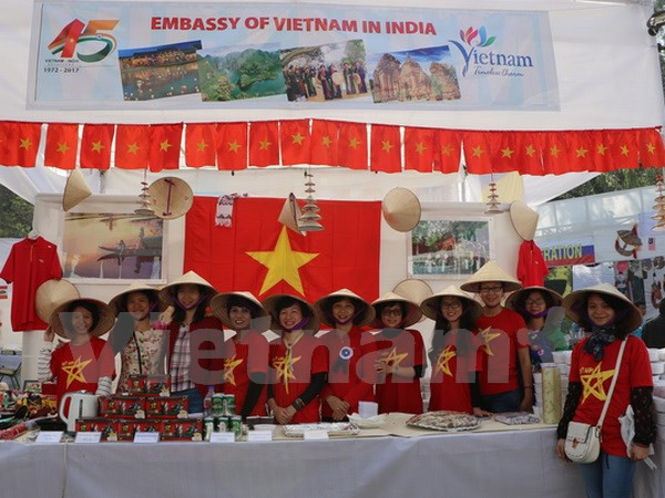 Presentan productos tradicionales vietnamitas en feria caritativa en India ảnh 1 Presentan productos tradicionales vietnamitas en feria caritativa en India ảnh 1