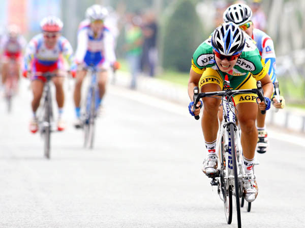 Ciclistas vietnamitas compiten en Campeonato Asiático 2017 ảnh 1