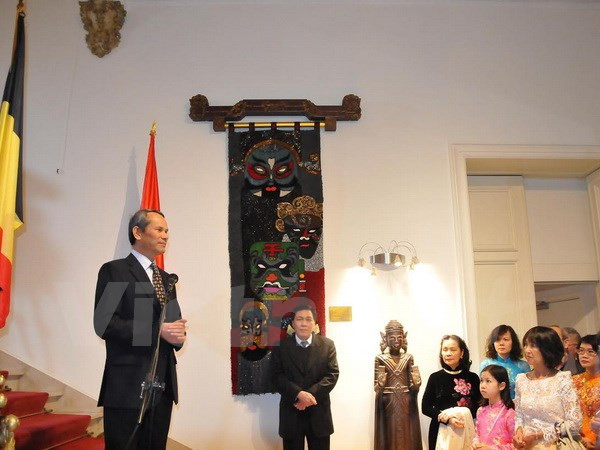 Vietnamitas en diferentes partes del mundo celebran Año Nuevo Lunar ảnh 1 Vietnamitas en diferentes partes del mundo celebran Año Nuevo Lunar ảnh 1