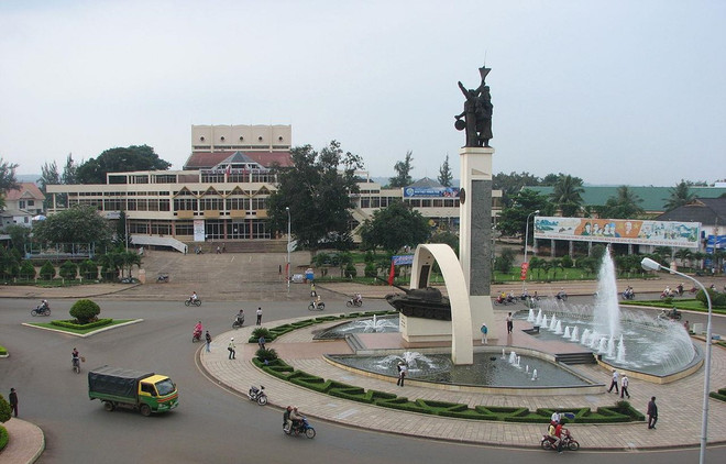 Realizan exhibición temática marca 45 aniversario de victoria de Buon Ma Thuot ảnh 1