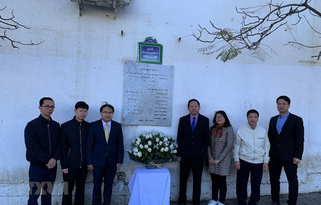 Embajada vietnamita rinde homenaje póstumo a periodistas argelinos ảnh 1 Embajada vietnamita rinde homenaje póstumo a periodistas argelinos ảnh 1