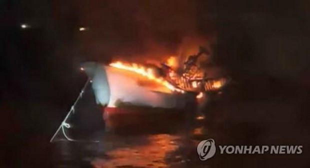 Cinco marineros vietnamitas desaparecidos en incendio de pesquero en Corea del Sur ảnh 1 Cinco marineros vietnamitas desaparecidos en incendio de pesquero en Corea del Sur ảnh 1