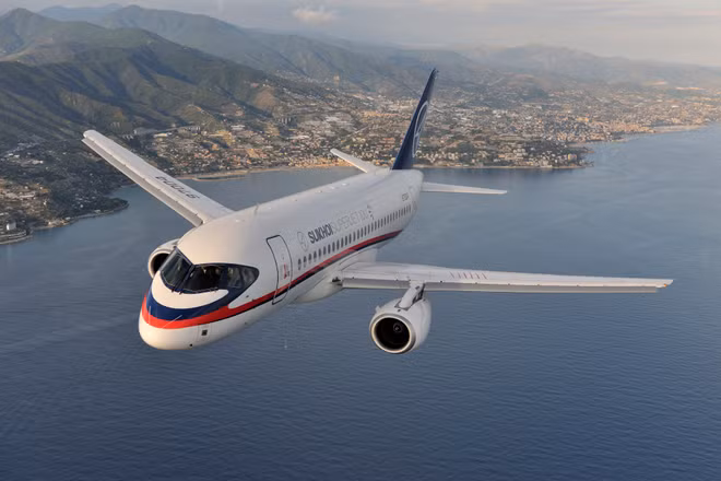 Sukhoi entrega dos aviones SSJ-100 a Tailandia ảnh 1