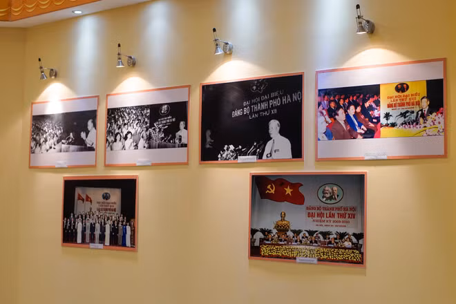 En Hanoi abierta exposición sobre Comité Partidista capitalino ảnh 1 En Hanoi abierta exposición sobre Comité Partidista capitalino ảnh 1