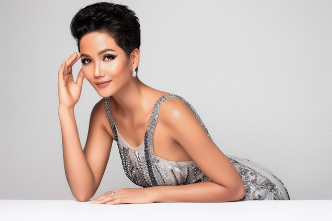 Confieren a la vietnamita H’Hen Nie título de Belleza Intemporal 2018 ảnh 1