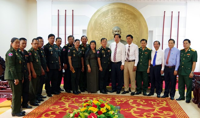 Visita delegación camboyana la provincia vietnamita de Soc Trang en ocasión del Tet ảnh 1 Visita delegación camboyana la provincia vietnamita de Soc Trang en ocasión del Tet ảnh 1