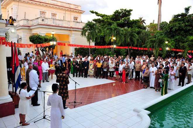Vicepresidente cubano desea mayores éxitos a Vietnam ảnh 1 Vicepresidente cubano desea mayores éxitos a Vietnam ảnh 1