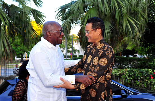 Vicepresidente cubano desea mayores éxitos a Vietnam ảnh 3 Vicepresidente cubano desea mayores éxitos a Vietnam ảnh 3