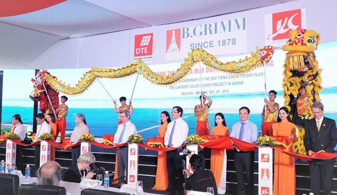 Inauguran en Vietnam mayor proyecto de energía solar del Sudeste Asiático ảnh 1