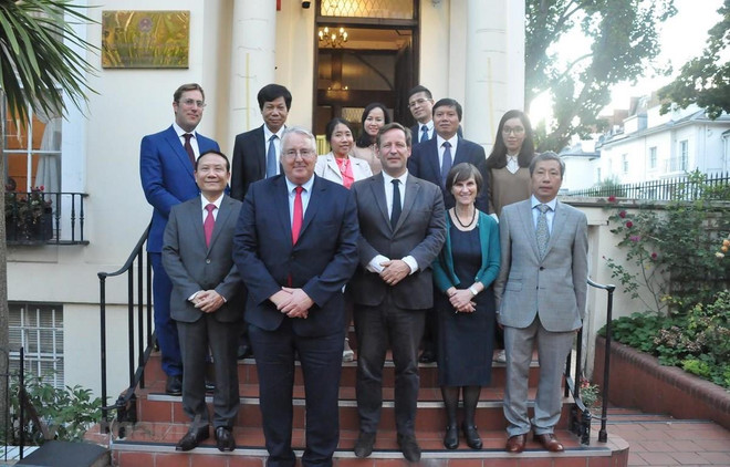 Delegación del Partido Comunista de Vietnam concluye visita de trabajo a Reino Unido ảnh 1 Delegación del Partido Comunista de Vietnam concluye visita de trabajo a Reino Unido ảnh 1