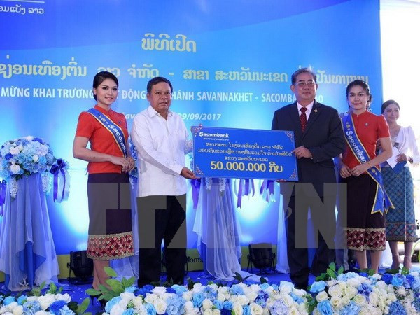 Banco vietnamita Sacombank abre nuevo filial en Laos ảnh 1