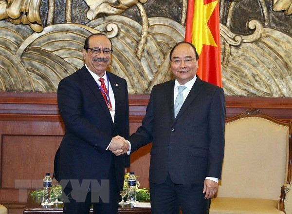 Premier vietnamita recibe a inversores del complejo de refinería petrolera Nghi Son ảnh 1 Premier vietnamita recibe a inversores del complejo de refinería petrolera Nghi Son ảnh 1