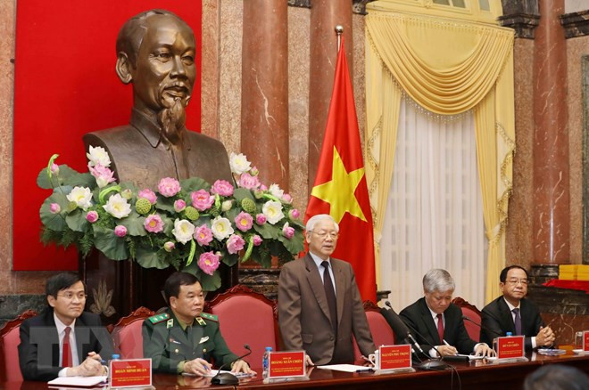 Máximo dirigente político de Vietnam se reúne con patriarcas destacados ảnh 1 Máximo dirigente político de Vietnam se reúne con patriarcas destacados ảnh 1