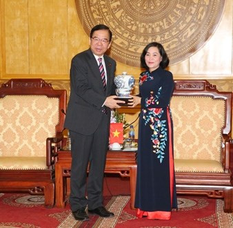 Delegación del Partido Comunista de Japón visita la provincia vietnamita de Ninh Binh ảnh 1 Delegación del Partido Comunista de Japón visita la provincia vietnamita de Ninh Binh ảnh 1