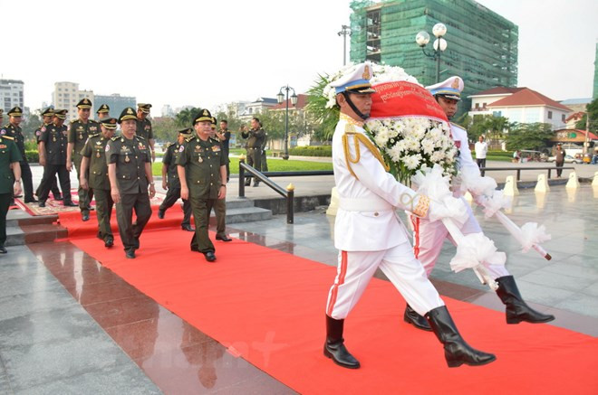 Conmemoran en Camboya fundación de Ejército Popular de Vietnam ảnh 1 Conmemoran en Camboya fundación de Ejército Popular de Vietnam ảnh 1