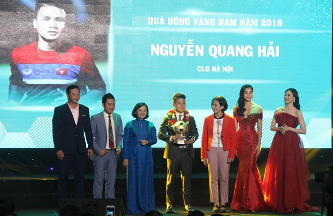 Nguyen Quang Hai se lleva el Balón de Oro de Vietnam 2018 ảnh 1 Nguyen Quang Hai se lleva el Balón de Oro de Vietnam 2018 ảnh 1