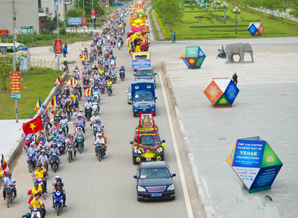 Celebran en Vietnam festividad por natalicio de Buda ảnh 1 Celebran en Vietnam festividad por natalicio de Buda ảnh 1