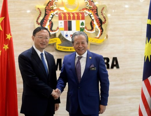 Malasia y China acuerdan resolver asunto del Mar del Este mediante DOC ảnh 1 Malasia y China acuerdan resolver asunto del Mar del Este mediante DOC ảnh 1