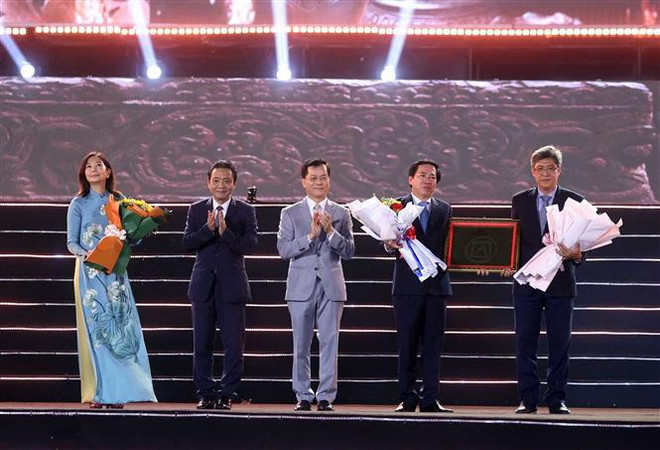 Efectúan acto de recibimiento del título de UNESCO para alfarería de Cham ảnh 3 Efectúan acto de recibimiento del título de UNESCO para alfarería de Cham ảnh 3